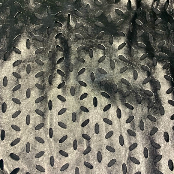 PINK ROSE Women’s tank with floral cut outs- Small - Picture 6 of 7